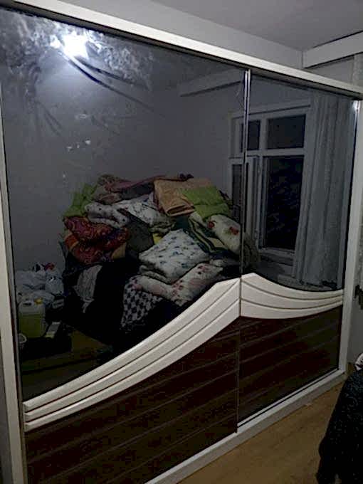  Avcılar gardırop montaj hizmeti ilçede en çok talep edilen işlemlerden biridir. Gardırop kurulumunda dolap gövdesinin düzgün kurulması, kapak ayarlarının doğru yapılması ve sürgülü sistemlerin sorunsuz çalışması gerekir. Yanlış yapılan gardırop montajı kapakların sürtmesine, dolapların sallanmasına ve kullanım zorluğuna neden olabilir.