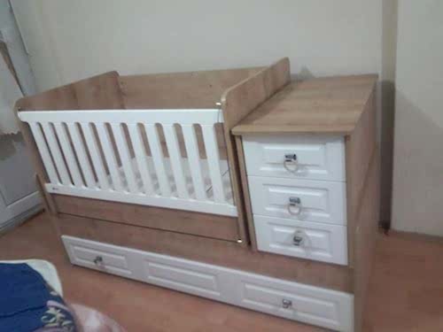  İlke Mobilya firması olarak Beylikdüzü genelinde profesyonel mobilya montajı ve mobilya tamir hizmetleri sunuyoruz. Yeni satın alınan mobilyaların kurulumu, sökme-takma işlemleri, taşınma sonrası yeniden montaj, mutfak dolabı kapak ayarı, gardırop sürgü sistem tamiri, menteşe değişimi ve tüm ahşap mobilya onarım işlemlerini titizlikle gerçekleştiriyoruz.