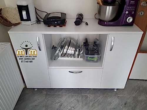  Ev, ofis ve iş yerlerinde kurulum gerektiren tüm mobilya sistemlerinin montajını yapıyoruz. Parça halinde gelen demonte ürünler doğru ekipman ve hassas ölçümle kurulmalıdır. Özellikle büyük hacimli dolaplarda milimetrik hatalar ilerleyen süreçte ciddi sorunlara yol açabilir.