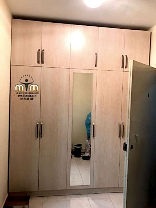  Mobilya tamir servisi olarak Halıcıoğlu mahallesi mobilya tamiri konusunda hizmet veriyoruz. Mobilyalar yapısı gereği ahşaptan imal olması nedeniyle kolay hasar alabiliyor. Evden eve taşıma hizmeti veren bazı firmalar işlerini gelişi güzel yaptıklarından dolayı geride bir çok sorunlar bırakabiliyorlar. Mobilya tamir işlemi işinde deneyimli ve tecrübeli teknisyenler tarafından dikkatlice yapılmalıdır.