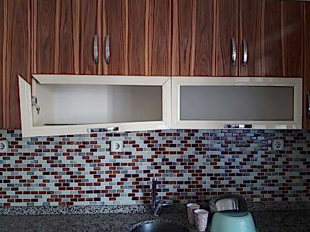  Mobilyalar, zamanla kullanımdan kaynaklı olarak çeşitli sorunlar yaşayabilir: menteşe gevşemeleri, kapak sorunları, yüzey çizikleri veya ayak hasarları gibi. İlkemtm olarak Esenler’de mobilya tamiri alanında geniş kapsamlı çözümler sunuyoruz.   Kapak ve menteşe tamiri Çizik, çatlak ve boya onarımı Ayak kırıkları ve dengelenmesi Eski mobilyaların restorasyonu