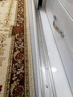    Mobilyalar evin hem estetik hem de işlevsel parçalarıdır. Özellikle:  Mutfak dolapları  Gardıroplar  Banyo dolapları  TV üniteleri  Vestiyerler  Çekmeceli komodin ve şifonyerler. sürgülü ray kapak tamiri, kapak teker değişmi