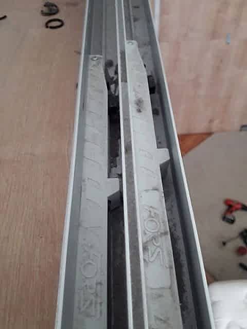  İmalatın yanı sıra mobilya montaj ve mobilya tamir hizmeti de vermekteyiz. Taşınma sonrası söküm-montaj, kapak ayarı, menteşe değişimi ve tamirat işlemleri profesyonel şekilde yapılır.