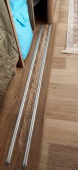  Modern ve şık mobilyalar, yoğun kullanımda teknik aksaklıklar çıkarabilir. Piri Reis Mahallesi tamir servisimizle, eşyalarınızın konforunu ve ilk günkü işlevselliğini profesyonel dokunuşlarla geri kazandırıyoruz:  Kapak ve Menteşe Revizyonu: Sarkan mutfak dolapları, kapanmayan banyo kapakları ve yerinden oynayan menteşe yuvalarının teknik dolgu yöntemleriyle güçlendirilmesi