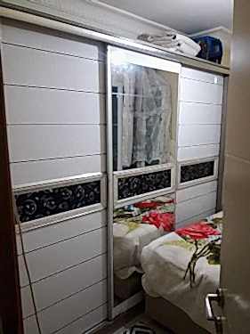  Saadetdere Mahallesi’ndeki hem eski tip hem de yeni yapılan binaların iç mekan yapılarına hakimiz. İnternetten veya mağazadan aldığınız mobilyaların, odanızın en doğru yerine ve en sağlam şekilde kurulmasını sağlıyoruz:  Marka Bağımsız Kurulum: IKEA, Vivense, Trendyol, Koçtaş veya butik mobilya mağazalarından aldığınız; gardırop, şifonyer, kitaplık ve yemek masası gibi tüm demonte ürünlerin montajı.