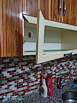  Mobilyalarınız zamanla yıpranabilir, taşınma sırasında darbe alabilir veya yoğun kullanım nedeniyle mekanizmaları bozulabilir. Şehitler Mahallesi tamir servisimizle, eşyalarınızı çöpe atmak yerine onları ilk günkü sağlamlığına kavuşturuyoruz:  Menteşe ve Kapak Onarımı: Sarkan mutfak kapakları, kapanmayan banyo dolapları ve yerinden oynayan menteşe yuvalarının teknik dolgu yöntemleriyle güçlendirilmesi.