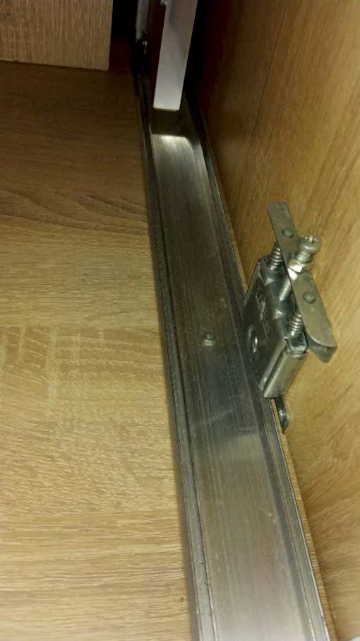  Mobilya tamir servisi olarak Hoca Paşa mahallesi mobilya tamiri konusunda hizmet veriyoruz. Mobilyalar yapısı gereği ahşaptan imal olması nedeniyle kolay hasar alabiliyor. Evden eve taşıma hizmeti veren bazı firmalar işlerini gelişi güzel yaptıklarından dolayı geride bir çok sorunlar bırakabiliyorlar. Mobilya tamir işlemi işinde deneyimli ve tecrübeli teknisyenler tarafından dikkatlice yapılmalıdır. 