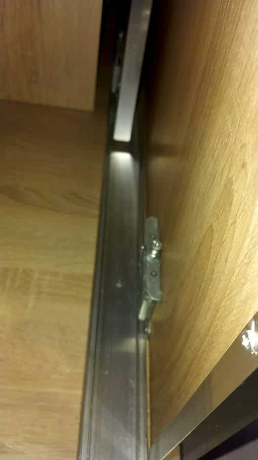  Mobilya tamir servisi olarak Mercan mahallesi mobilya tamiri konusunda hizmet veriyoruz. Mobilyalar yapısı gereği ahşaptan imal olması nedeniyle kolay hasar alabiliyor. Evden eve taşıma hizmeti veren bazı firmalar işlerini gelişi güzel yaptıklarından dolayı geride bir çok sorunlar bırakabiliyorlar. Mobilya tamir işlemi işinde deneyimli ve tecrübeli teknisyenler tarafından dikkatlice yapılmalıdır. 