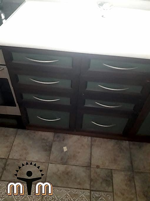  Mobilya tamir servisi olarak Şehremini mahallesi mobilya tamiri konusunda hizmet veriyoruz. Mobilyalar yapısı gereği ahşaptan imal olması nedeniyle kolay hasar alabiliyor. Evden eve taşıma hizmeti veren bazı firmalar işlerini gelişi güzel yaptıklarından dolayı geride bir çok sorunlar bırakabiliyorlar. Mobilya tamir işlemi işinde deneyimli ve tecrübeli teknisyenler tarafından dikkatlice yapılmalıdır. 