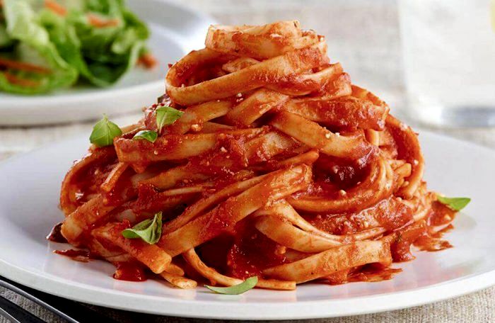 Domates Soslu Fettucini