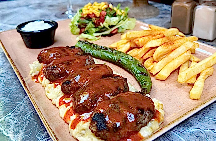 BEĞENDİLİ IZGARA EV KÖFTESİ