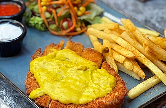 KÖRİ SOSLU SCHNİTZEL